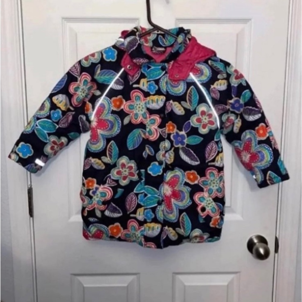 Hanna Andersson girls floral coat. Hoodie is able to clip off